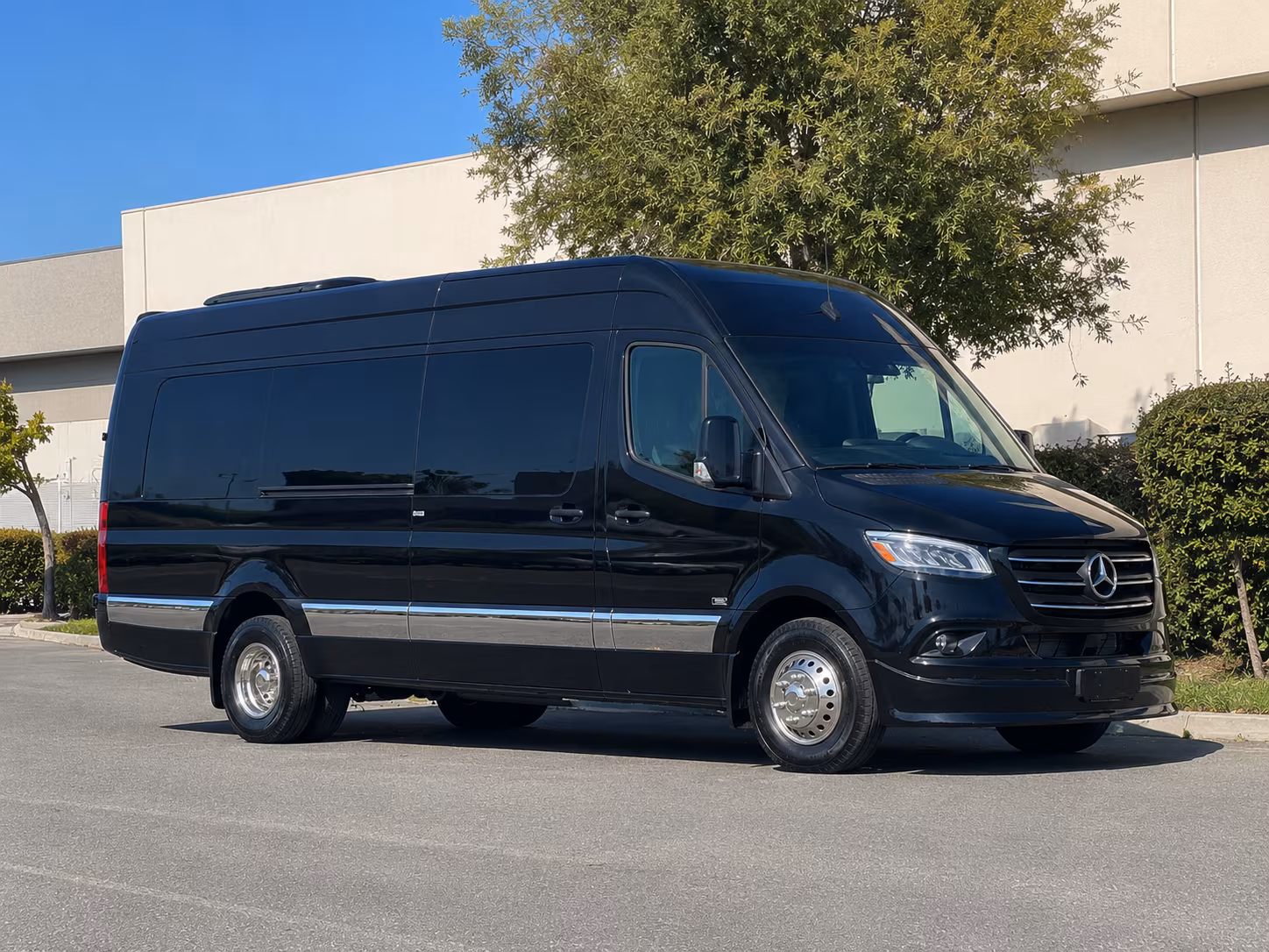 easily book transportation for your next bachelor or bachelorette party 1