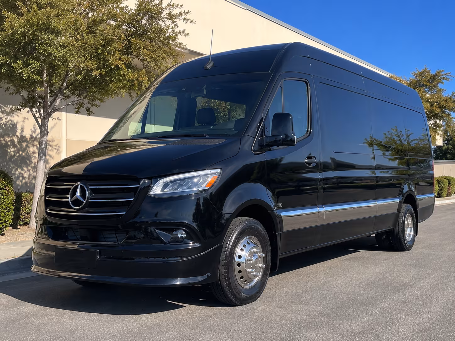 easily book transportation for your next concert or music festival 1