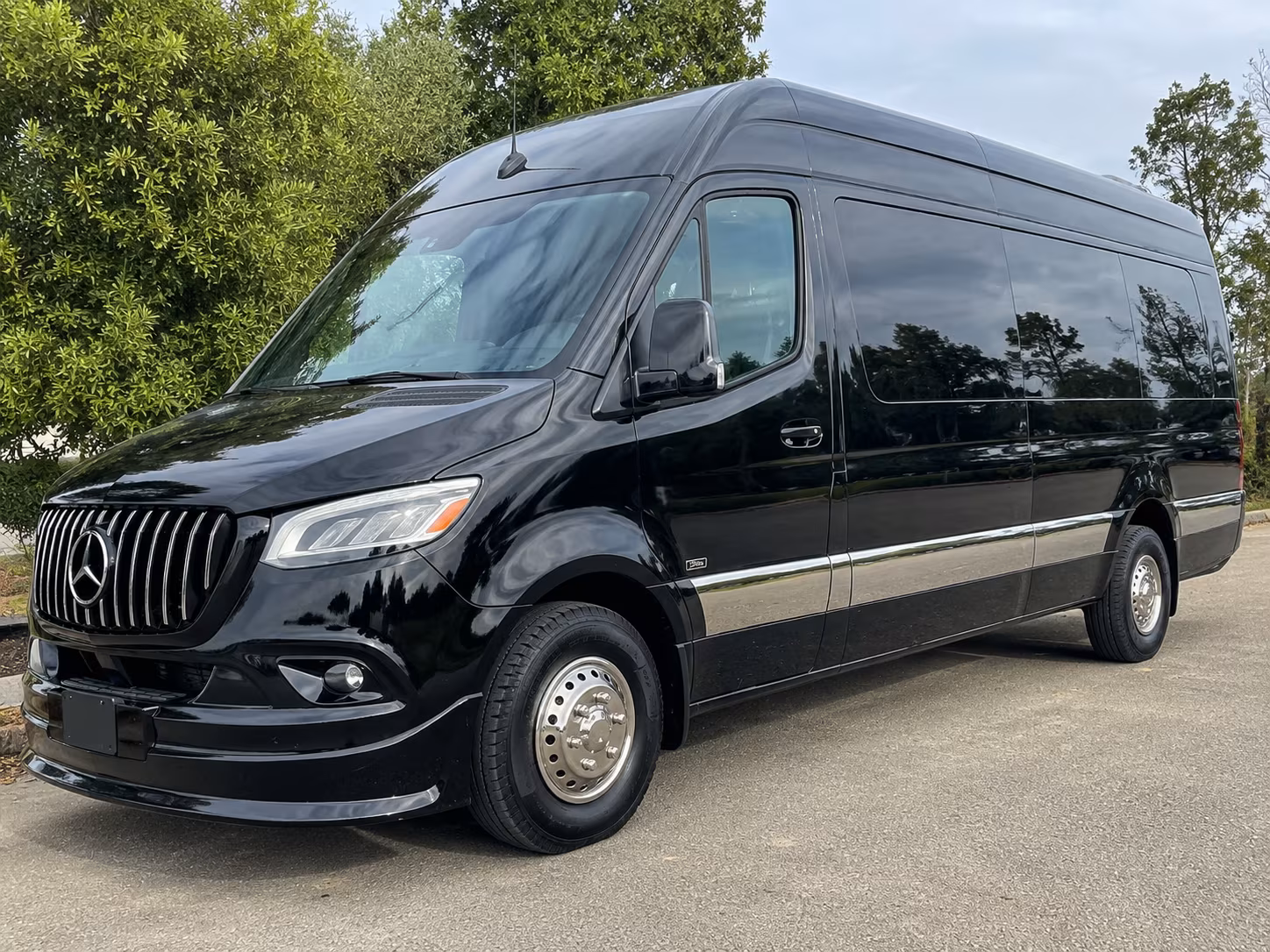 easily book transportation for your next prom 1