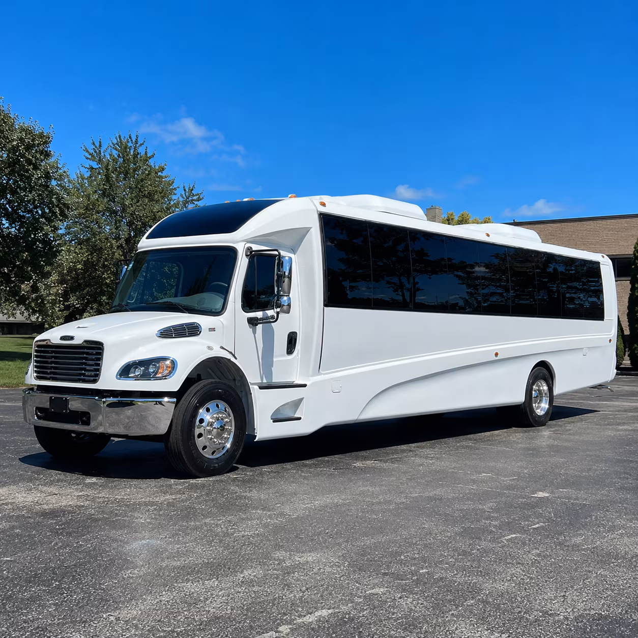 mobile 25 passenger minibus