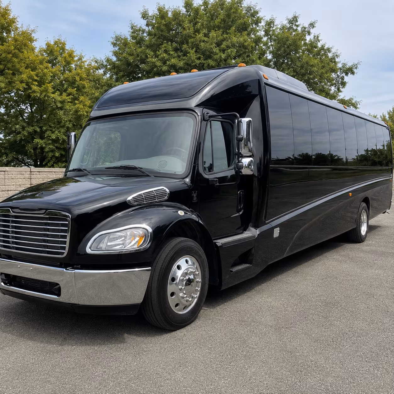 mobile 28 passenger minibus