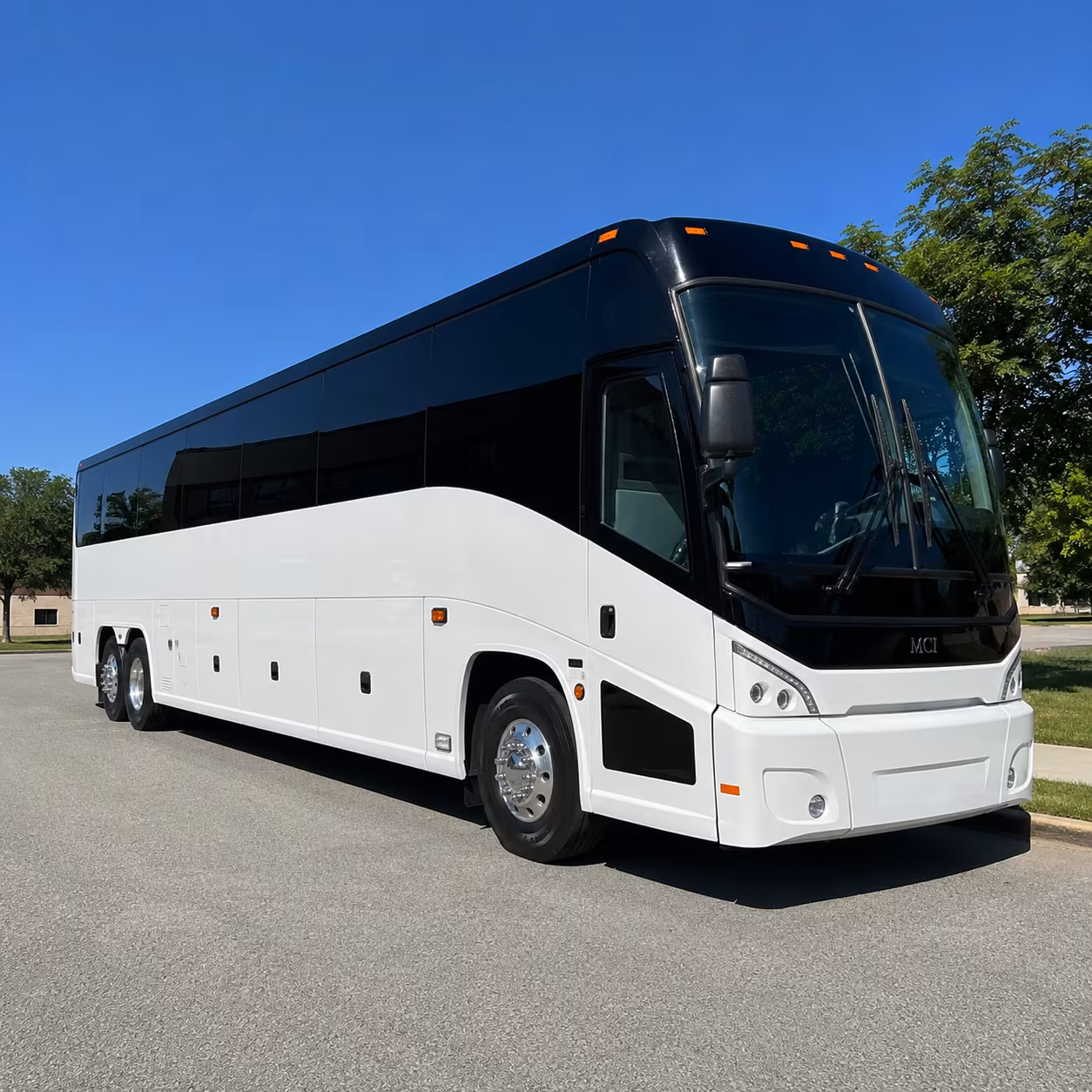 mobile 40 passenger charter bus