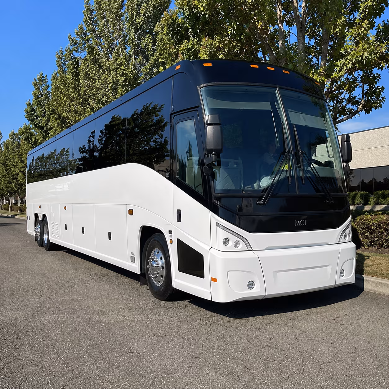 mobile 50 passenger charter bus